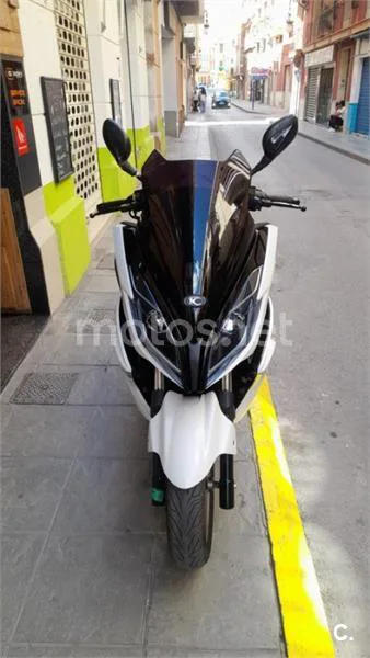 Kymco K-XCT 125i – Vista 4