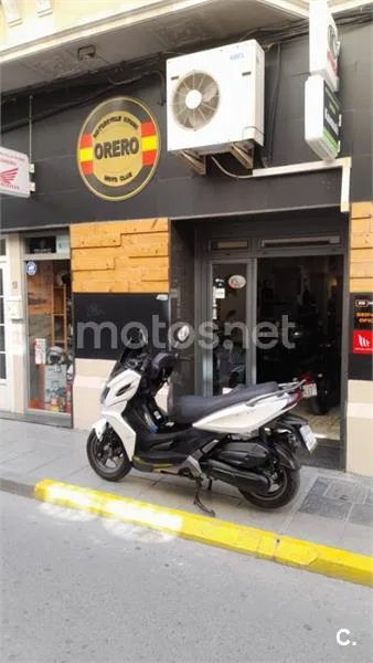 Kymco K-XCT 125i – Vista 5