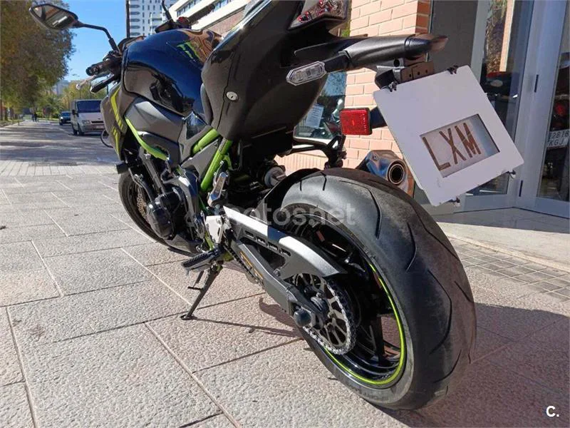 Kawasaki Z900 – Vista 13