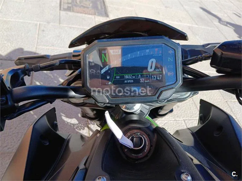 Kawasaki Z900 – Vista 8