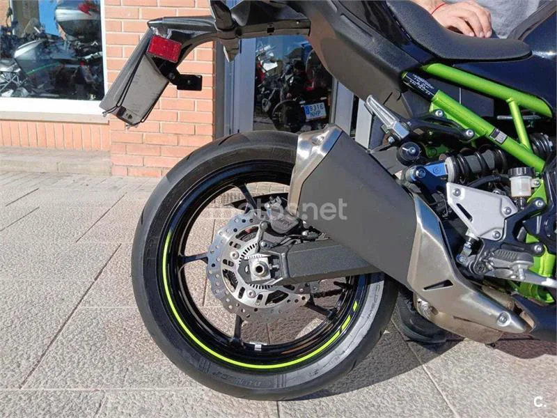 Kawasaki Z900 – Vista 9