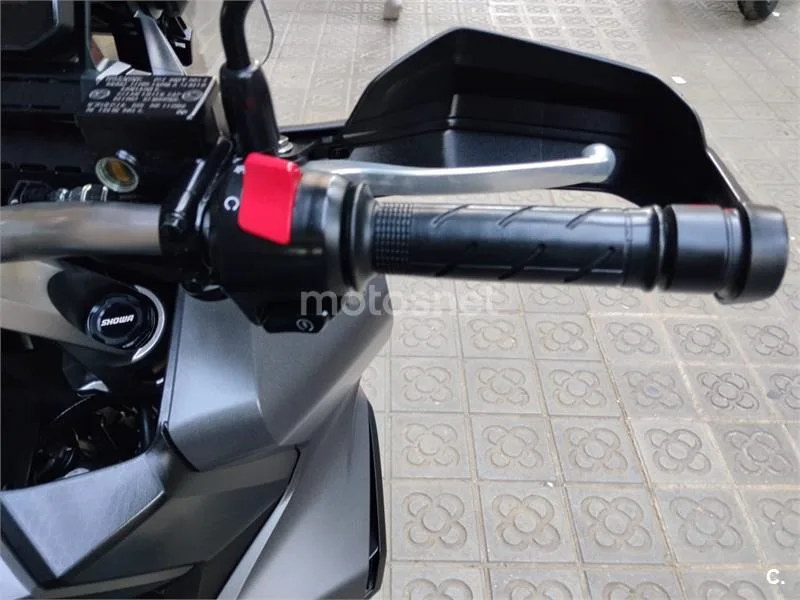 Honda ADV 350 – Vista 11