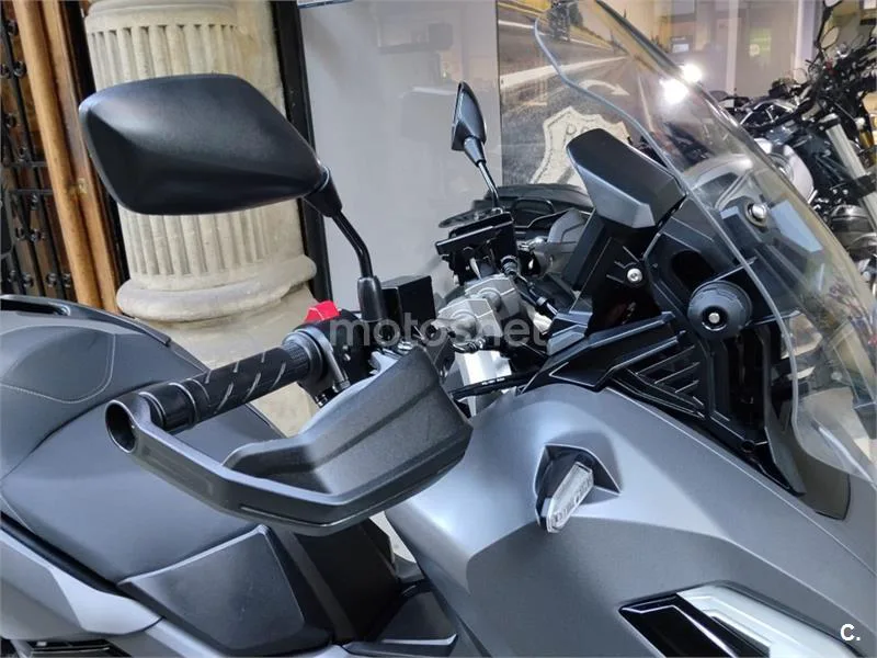 Honda ADV 350 – Vista 6