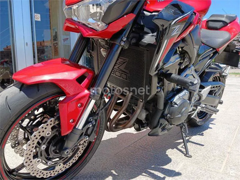Kawasaki Z900 – Vista 14