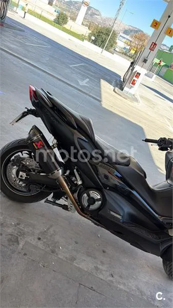 Yamaha TMAX 560 – Vista 4