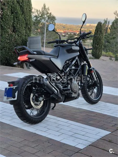 Husqvarna Svartpilen 401 – Vista 2