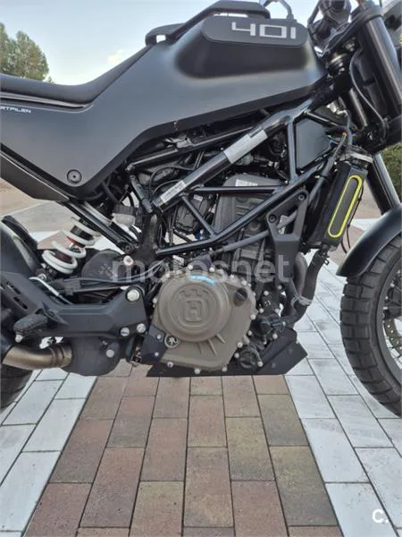 Husqvarna Svartpilen 401 – Vista 3