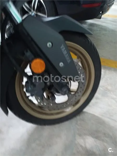Yamaha XMAX 125 – Vista 20