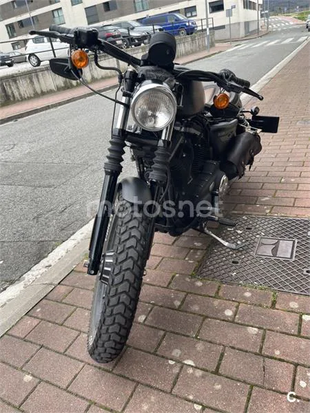 Harley-Davidson Sportster 883 Iron Dark Custom – Vista 6