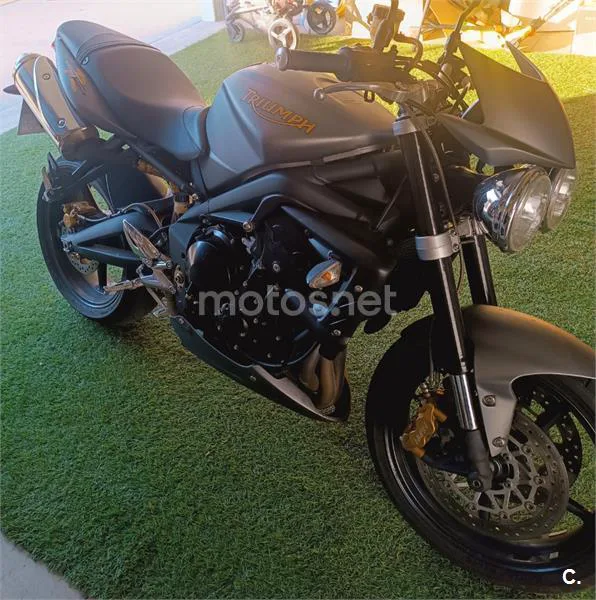 Triumph Street Triple – Vista 2