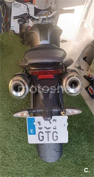 Triumph Street Triple – Vista 3
