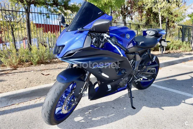 Yamaha R7 – Vista 6