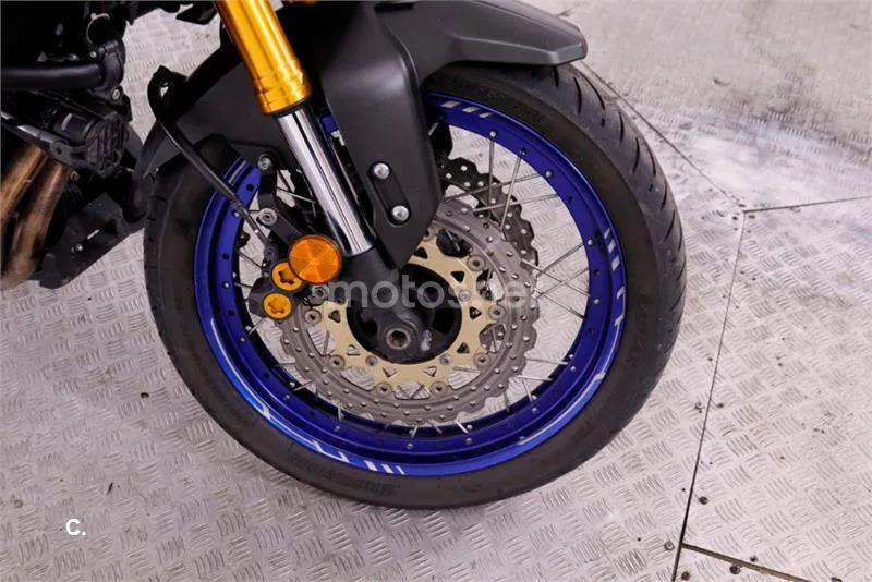 Yamaha Super Ténéré – Vista 16
