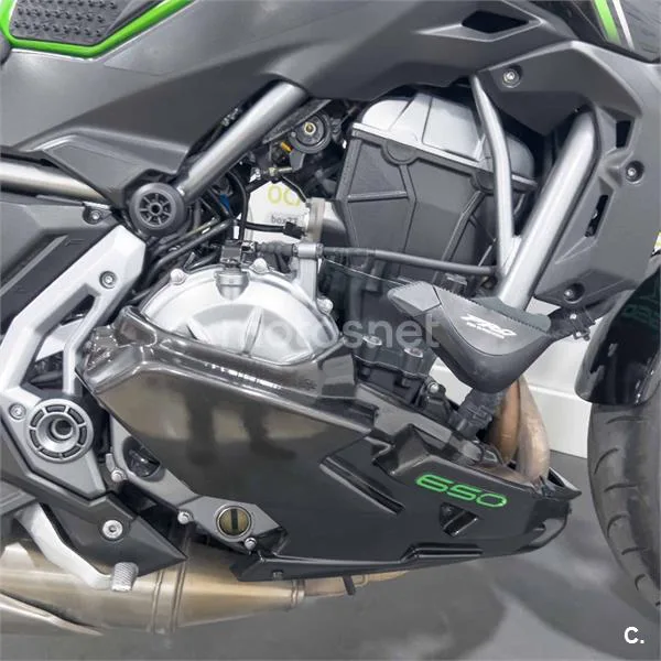 Kawasaki Z650 – Vista 19