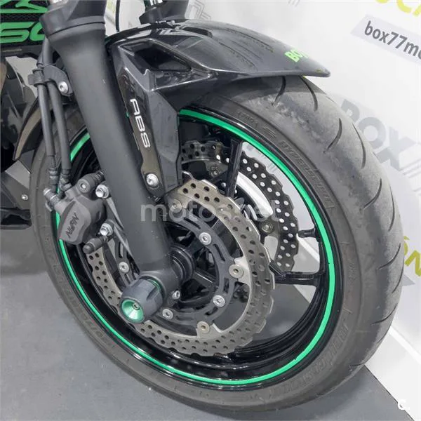 Kawasaki Z650 – Vista 21