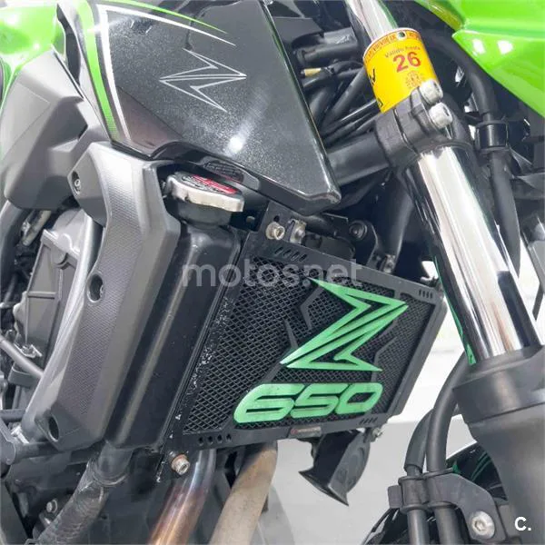 Kawasaki Z650 – Vista 25