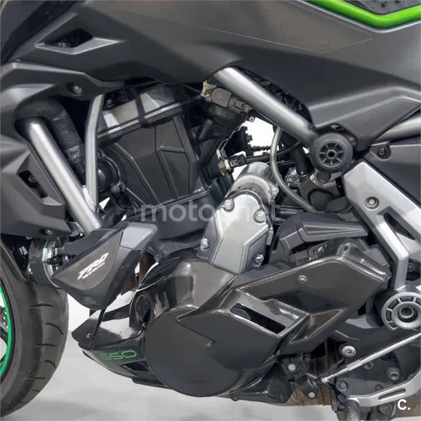Kawasaki Z650 – Vista 29