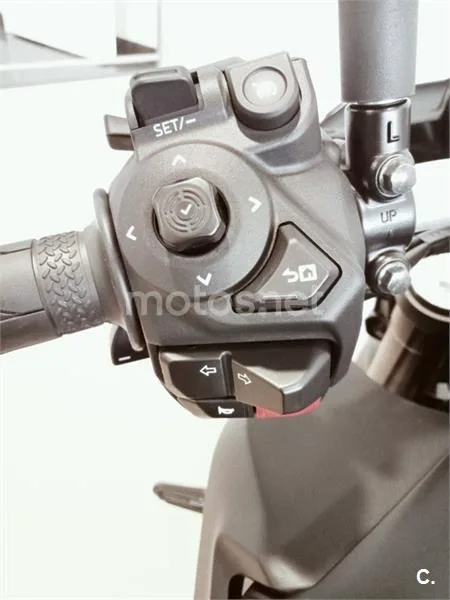 Yamaha MT-07 – Vista 12