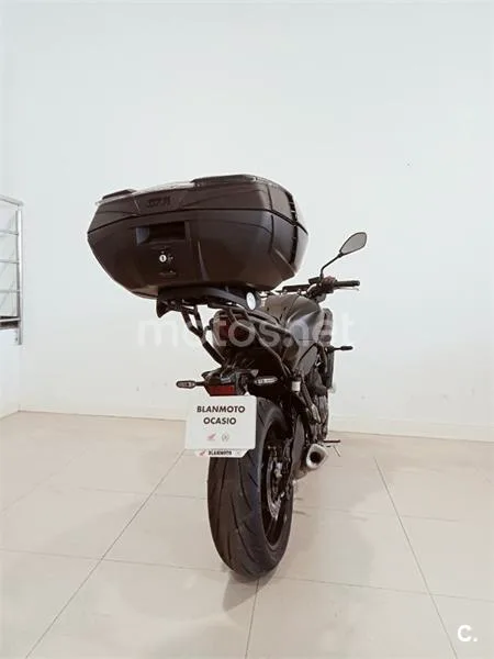 Yamaha MT-07 – Vista 8