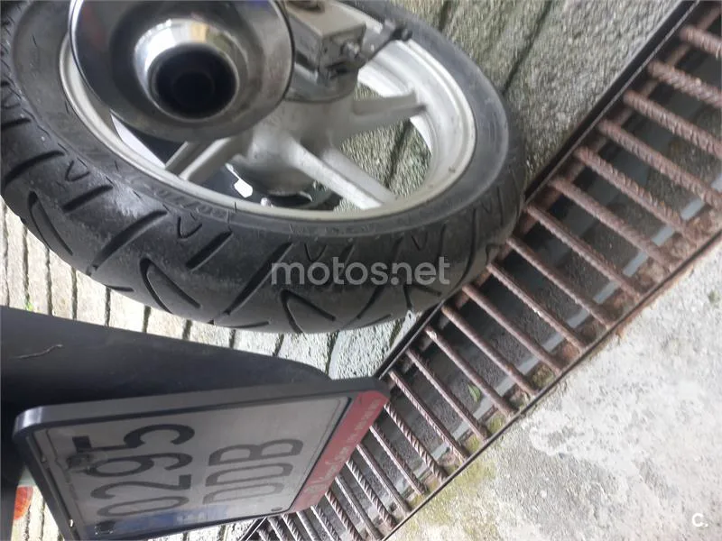 Honda CB 250 F – Vista 2