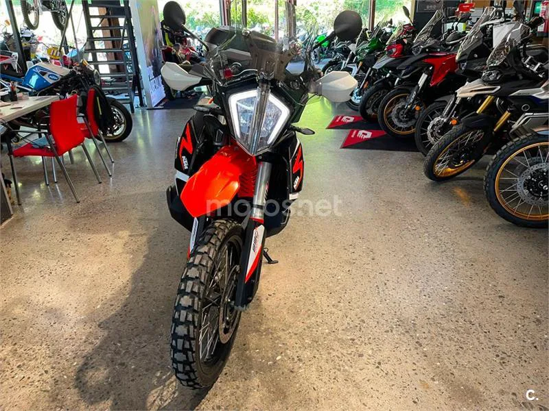 KTM 890 – Vista 4