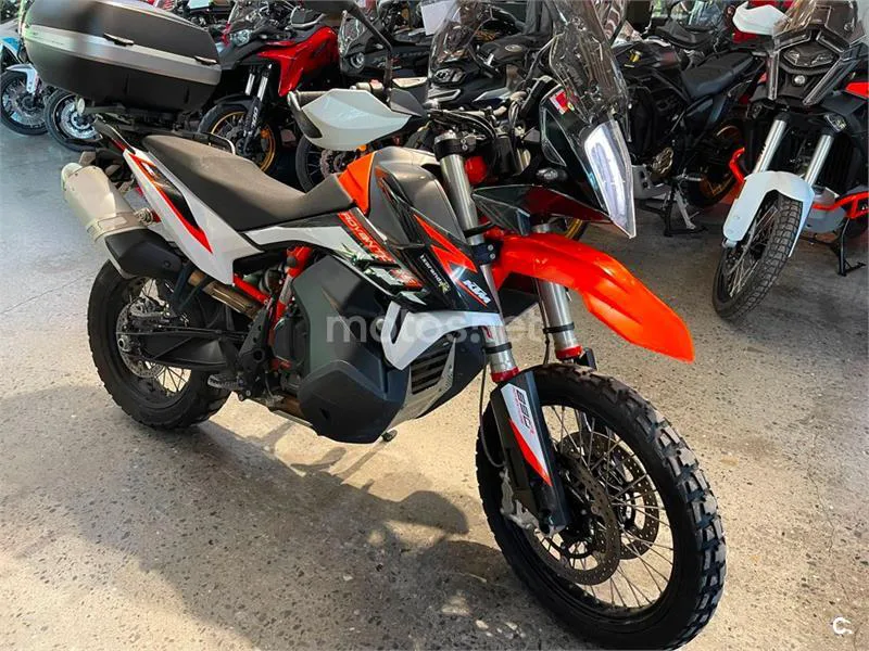KTM 890 – Vista 5