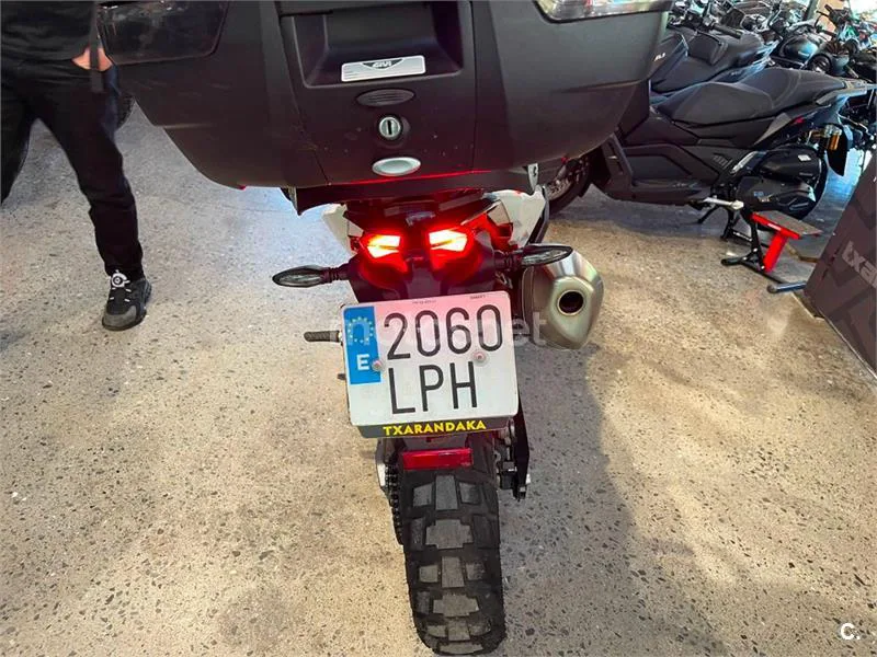 KTM 890 – Vista 7