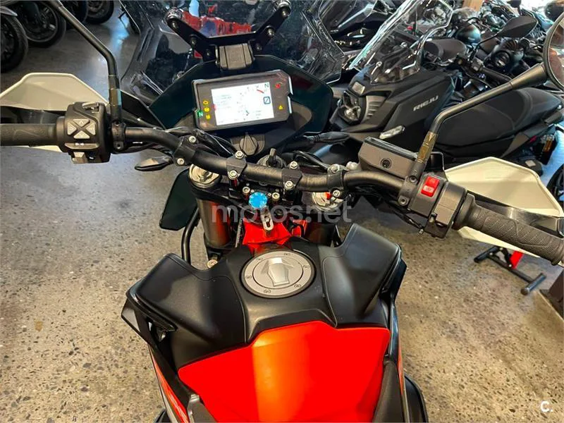 KTM 890 – Vista 10