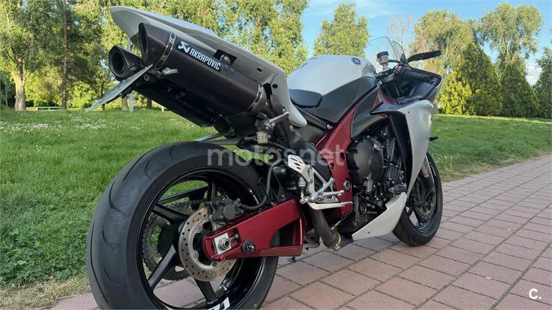 Yamaha R1 – Vista 3