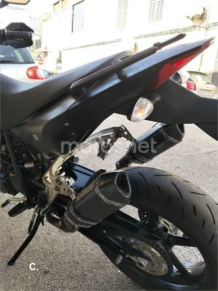 KTM 690 SMC R - Vista 3