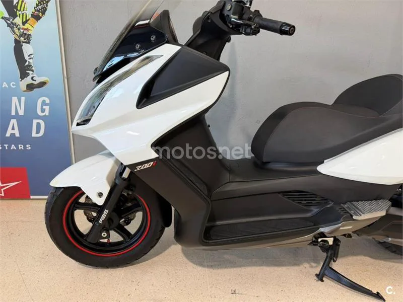 Kymco Super Dink 300 – Vista 6