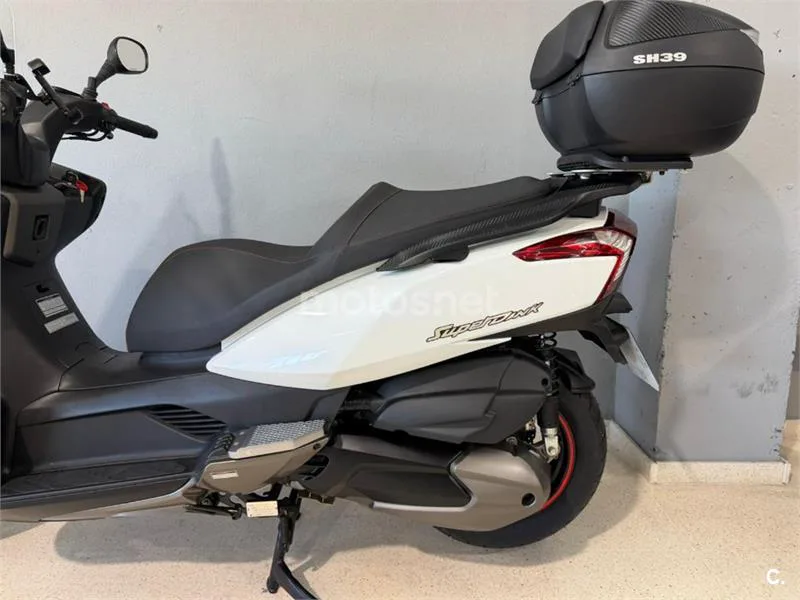 Kymco Super Dink 300 – Vista 7