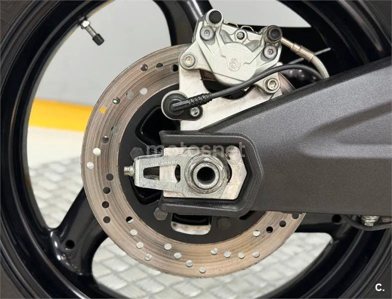 Ducati Monster 696 – Vista 12