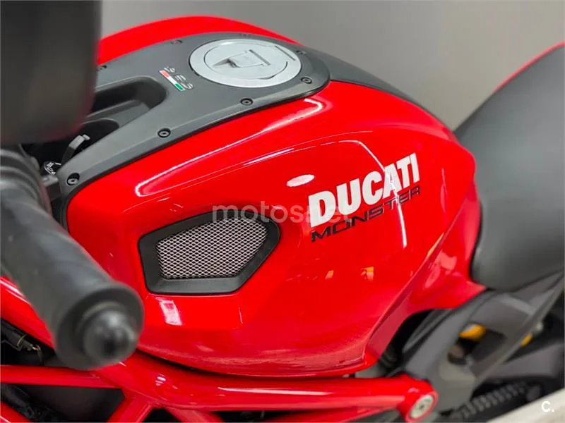 Ducati Monster 696 – Vista 19