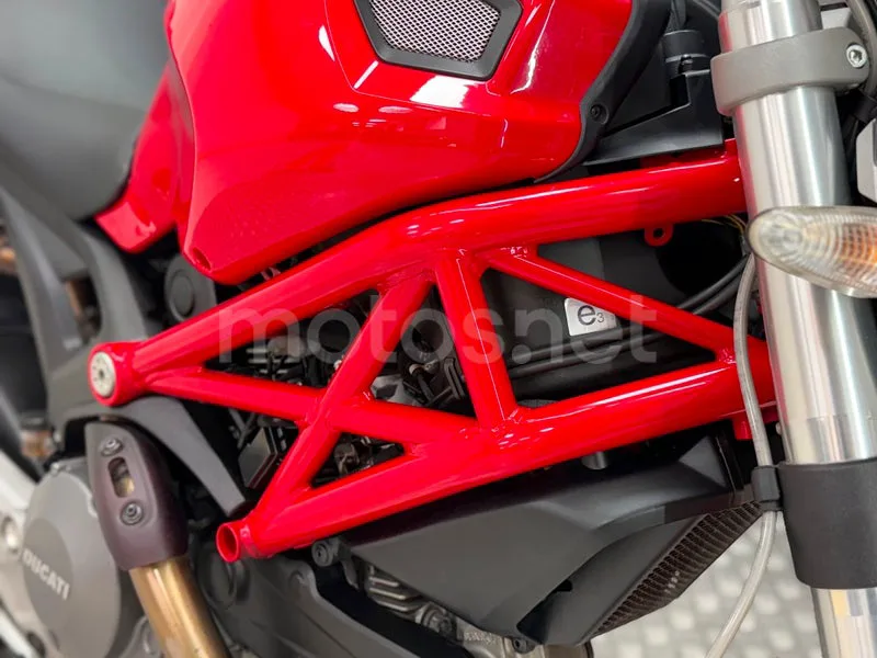 Ducati Monster 696 - Vista 21