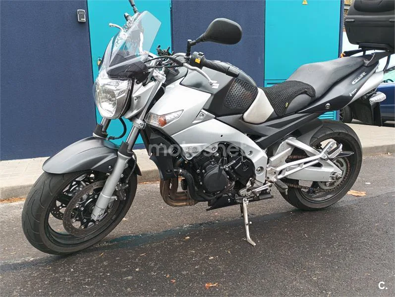 Suzuki GSR 600 – Vista 3
