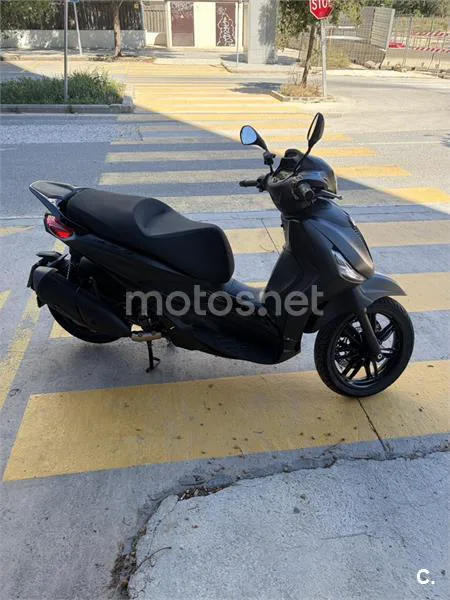 Piaggio Beverly – Vista 2