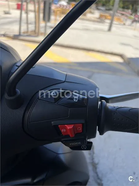 Piaggio Beverly – Vista 3