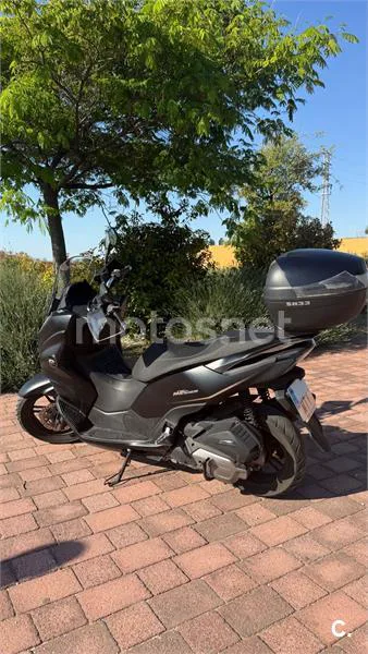 QJ Motor MTX 125 – Vista 3