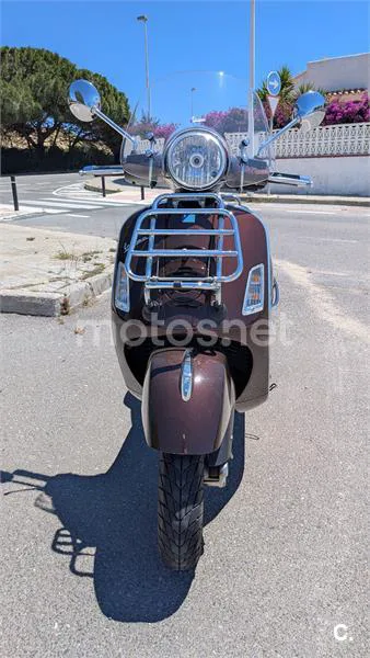 Vespa GTS Touring 300 – Vista 2
