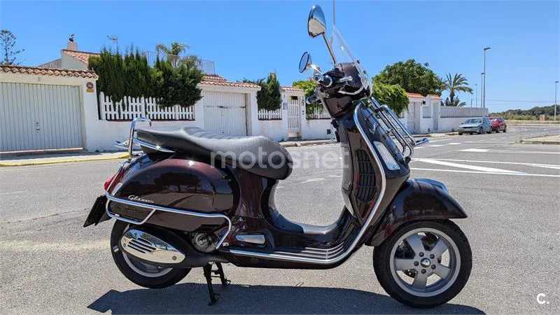 Vespa GTS Touring 300 – Vista 6