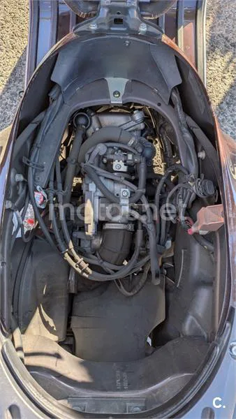 Vespa GTS 300 Touring - Vista 8