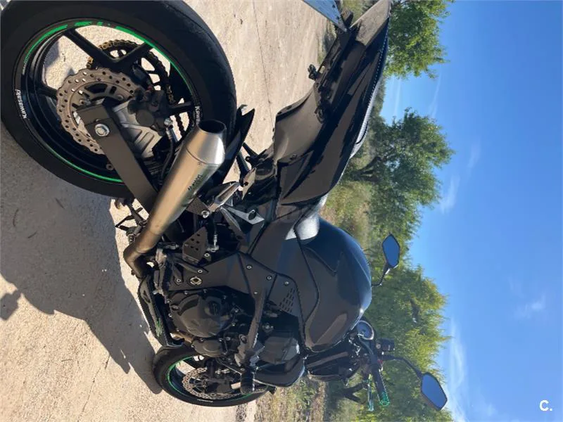 Kawasaki Z750 – Vista 3