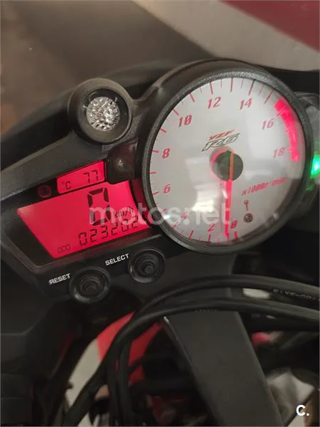 Yamaha R6 – Vista 12