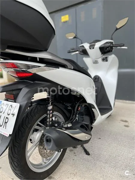 Honda SH 125i – Vista 4