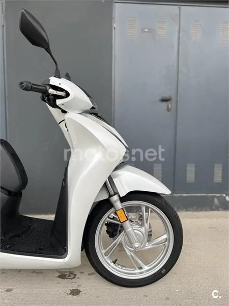 Honda SH 125i – Vista 10