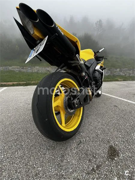 Yamaha R1 – Vista 2