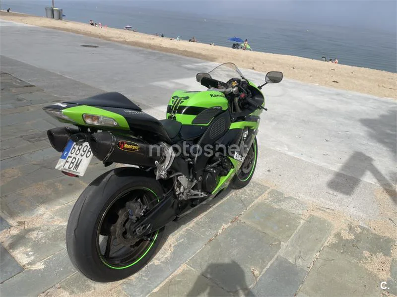 Kawasaki Ninja ZX-10R - Vista 3