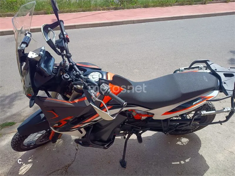 KTM 890 – Vista 5