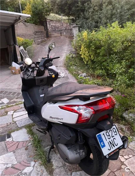 Kymco Super Dink 300 – Vista 9